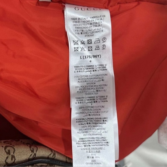 The North Face Beige and Black Logo Puffer Jacket - Picture 6 of 6